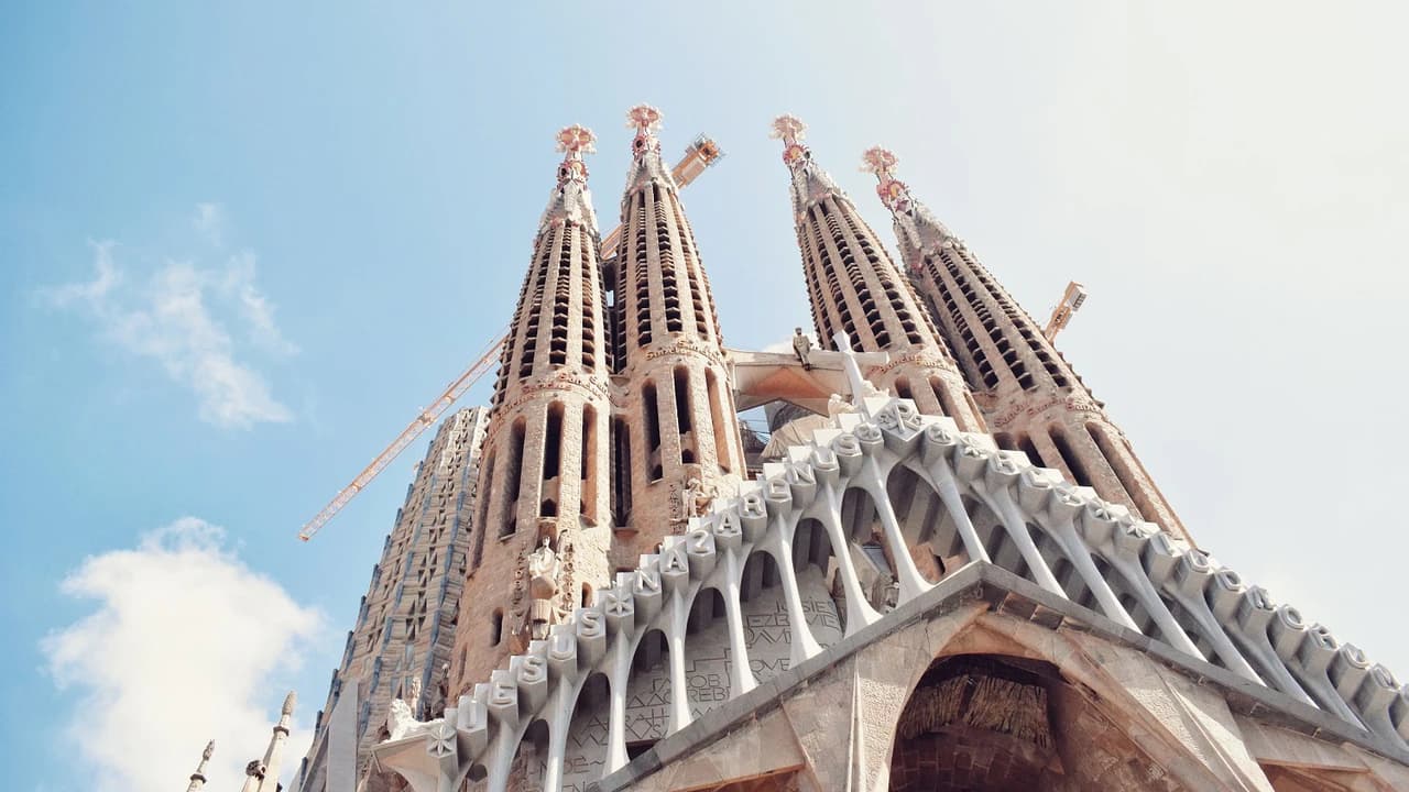 Sagrada Familia Skip-the-Line Guided Tour