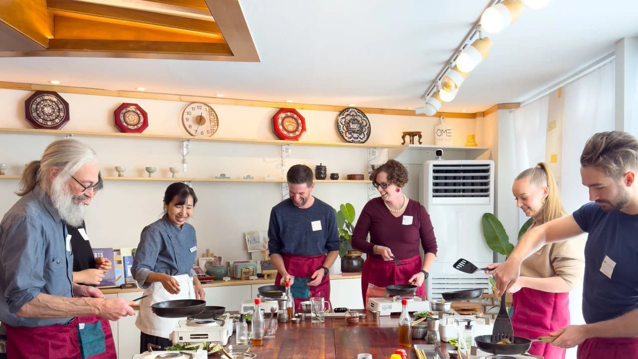 Seoul Cooking Class with Traditional Market Walking Tour - image 8
