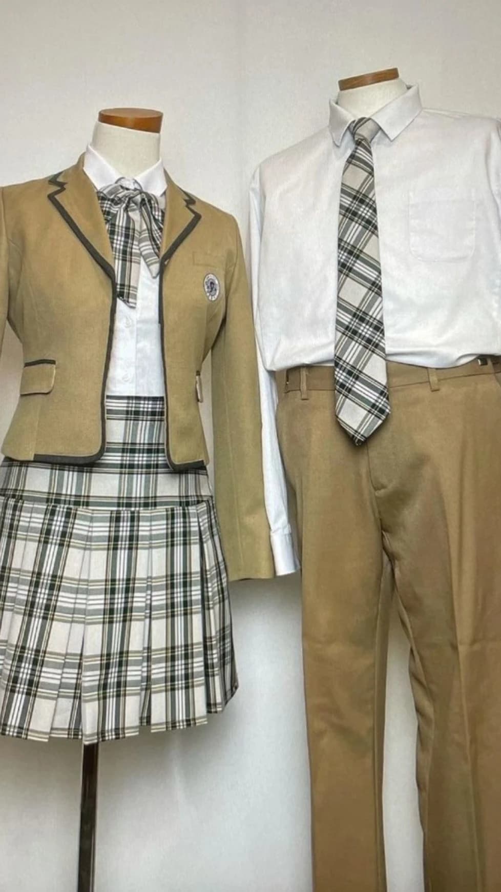Korean School Uniform Rental near Lotte World - image 6