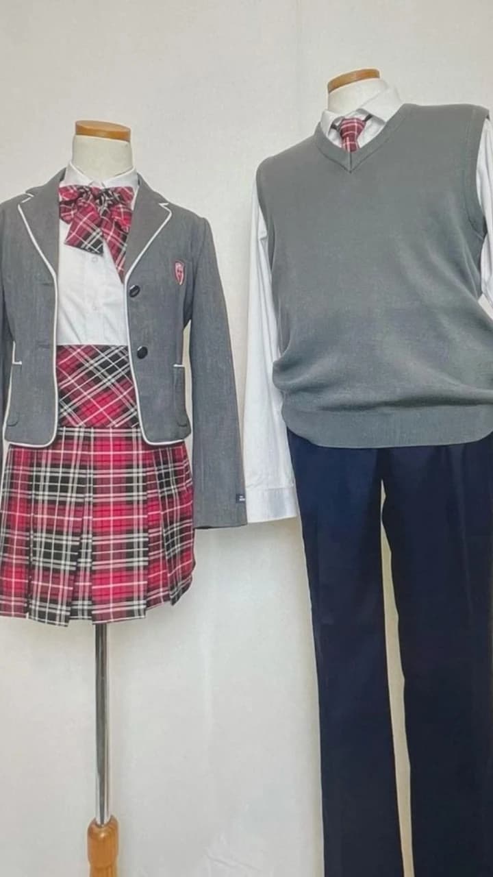 Korean School Uniform Rental near Lotte World - Photo 2