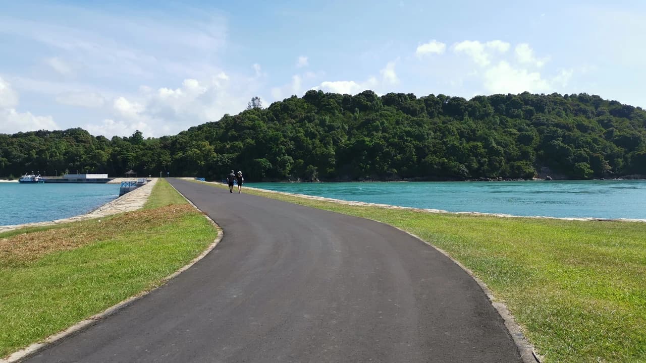 Singapore Island Cruise - St. John's Island, Lazarus Island, and Kusu Island by Ferry - Photo 2