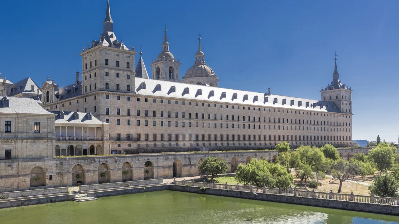 Royal Monastery of El Escorial and Valley of the Fallen Tour
