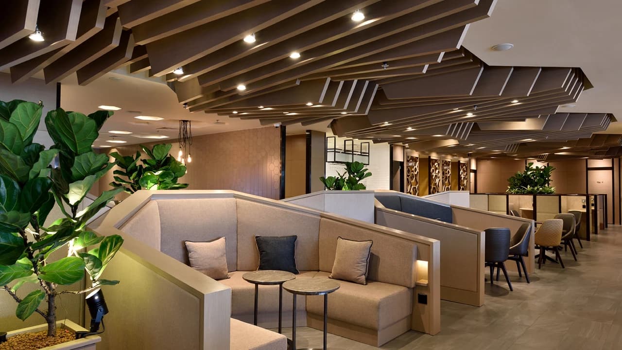 Plaza Premium Lounge - Singapore Changi Airport Terminal 1 - Photo 3