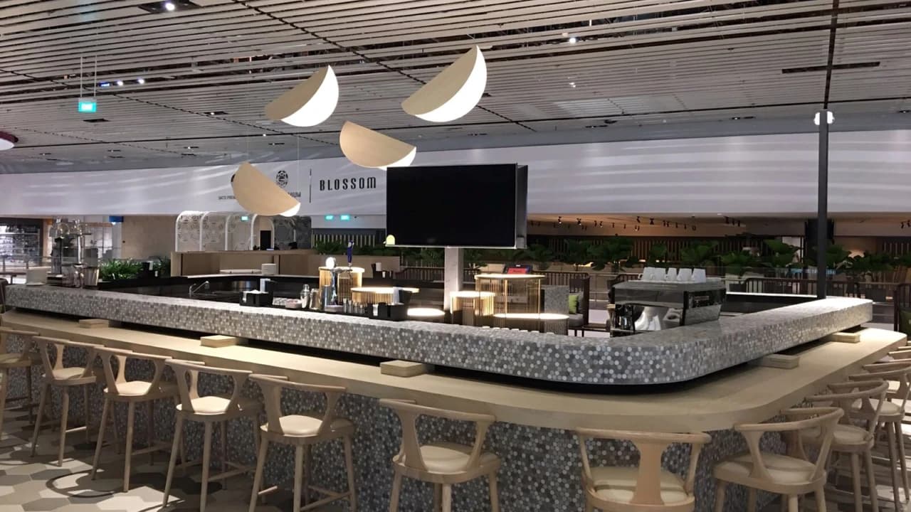 Blossom SATS & Plaza Premium Lounge - Singapore Changi Airport Terminal 4