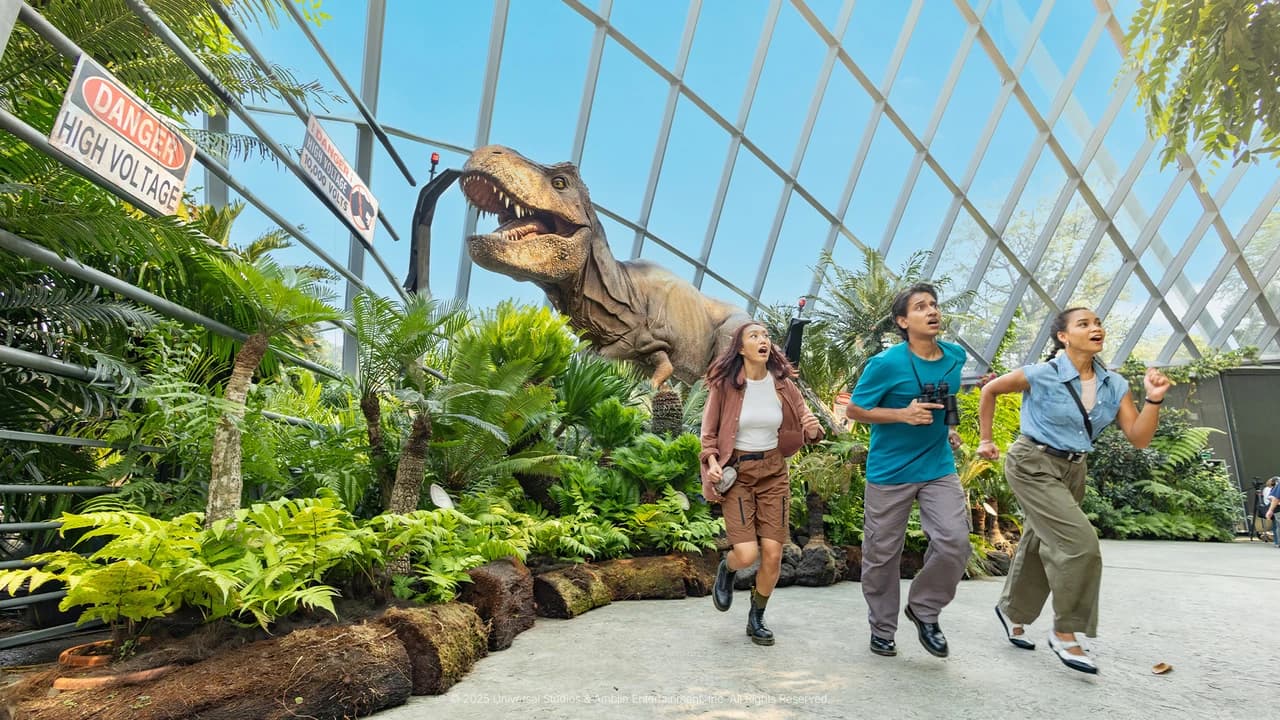 COMBO: Gardens by the Bay - Double Conservatories + Floral Fantasy Ticket - Photo 3