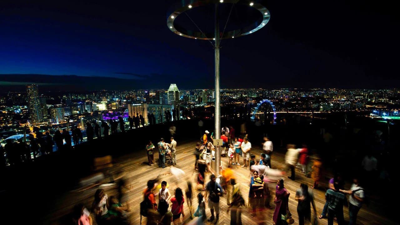 COMBO: Marina Bay Sands SkyPark Observation Deck + ArtScience Museum Tickets - image 8