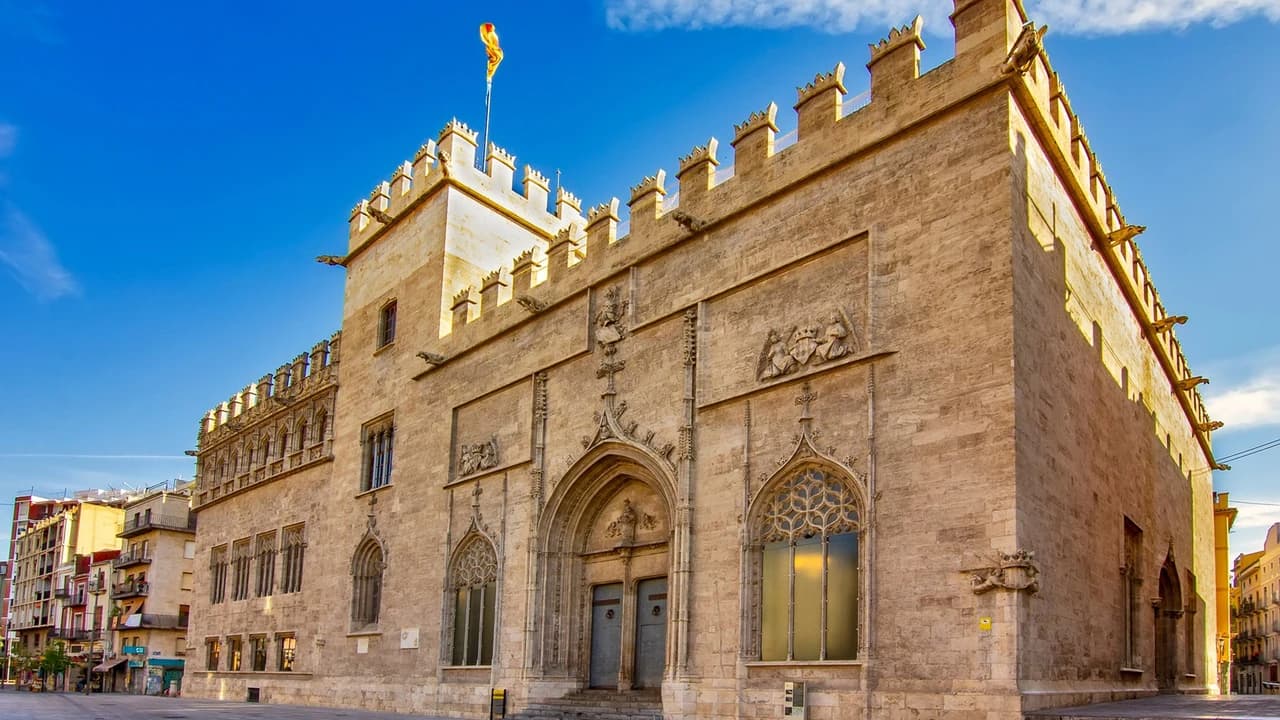 La Lonja de la Seda Tour with English-Speaking Guide & Fast Track Entry