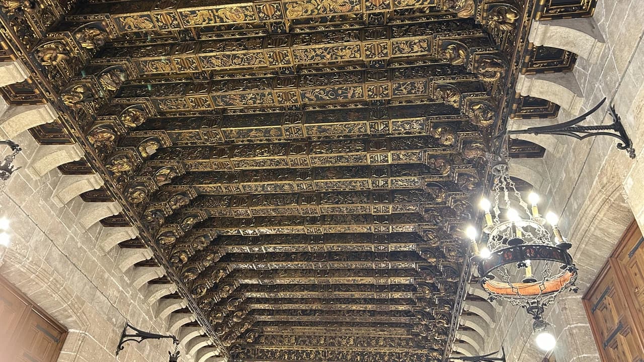 La Lonja de la Seda Tour with English-Speaking Guide & Fast Track Entry - Photo 4