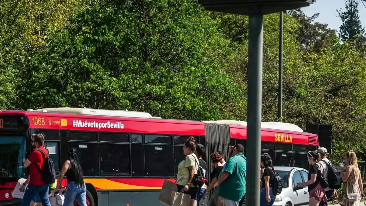 Seville: Airport Transfer Ticket to City Center - Photo 5
