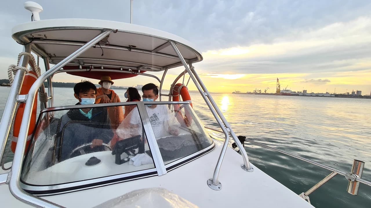 Kelong and Pulau Ubin Boat Tour