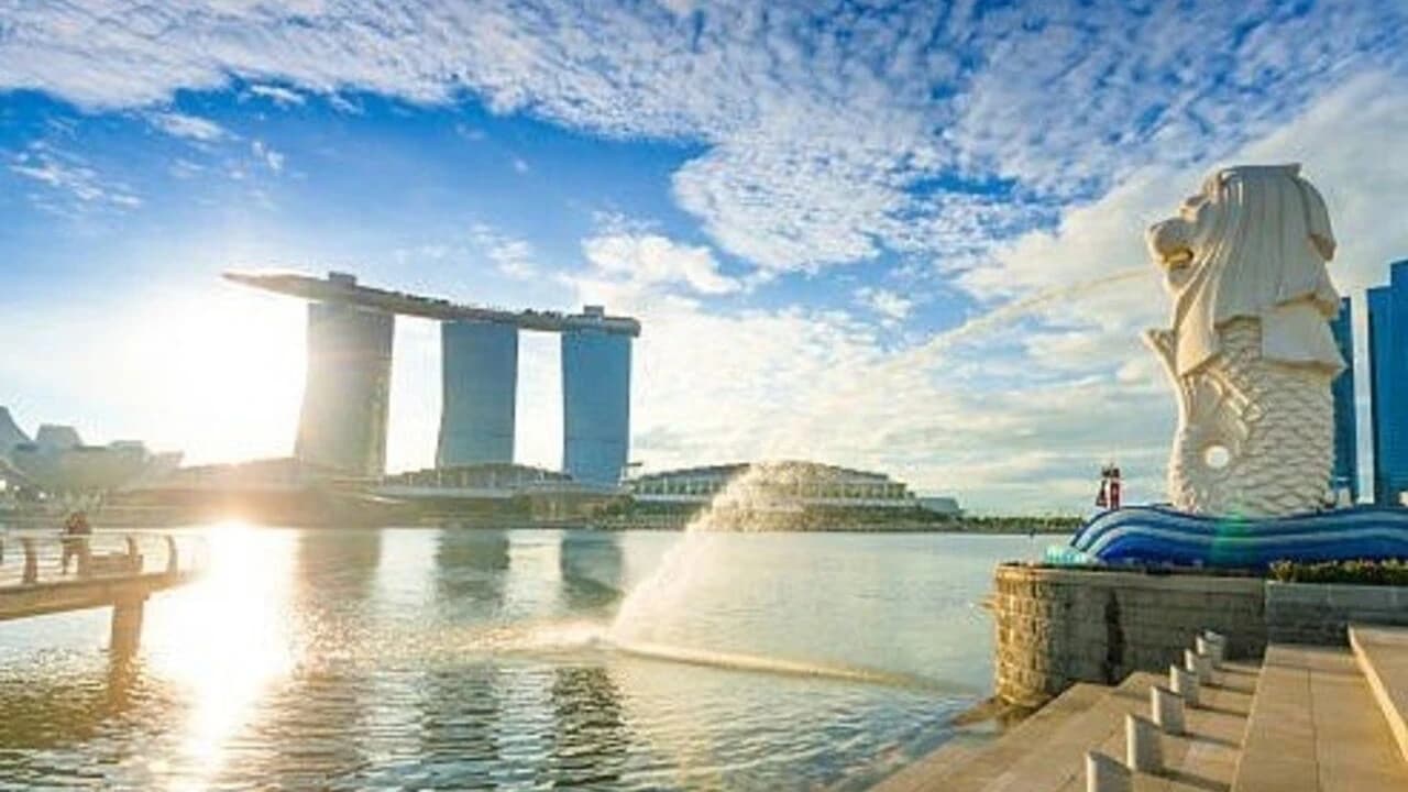 Marina Bay Night Walking Tour - Photo 2