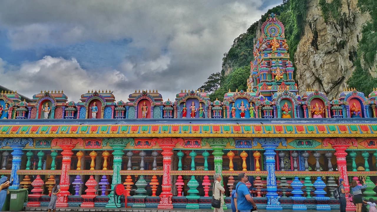 Colmar Tropicale Bukit Tinggi and Batu Caves Tour from Kuala Lumpur - image 7