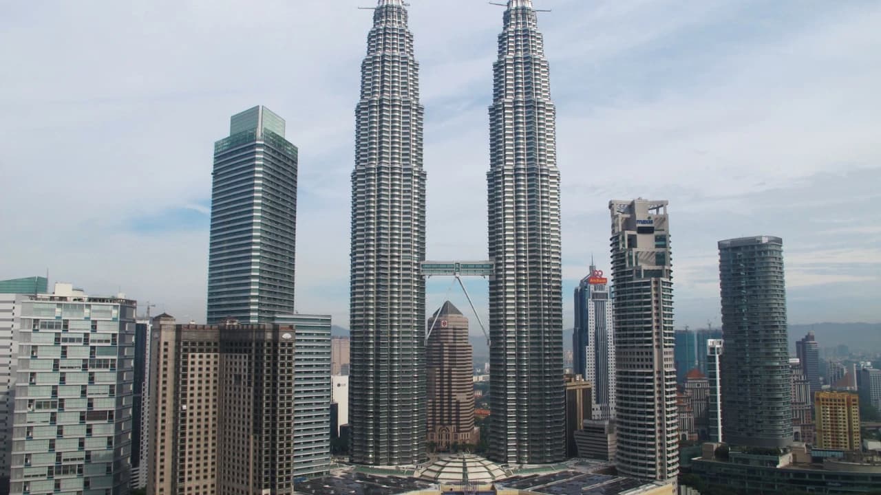 Batu Caves & Petronas Towers Full-Day Guided Tour - Photo 2