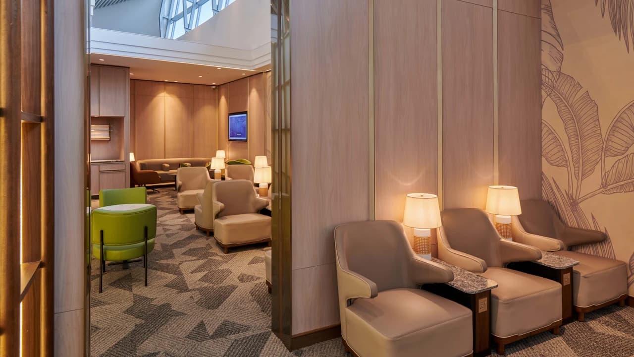 Kuala Lumpur International Airport Lounge Service by Plaza Premium Lounge - Photo 3