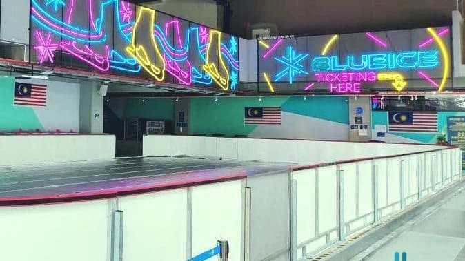Ice Skating Experience with Blue Ice Skating Rink in Kuala Lumpur - Photo 5