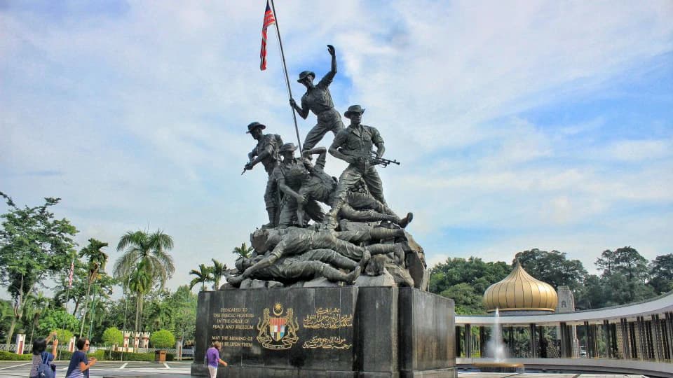 Kuala Lumpur KL Tower & King's Palace 4-Hour Private Tour - image 7
