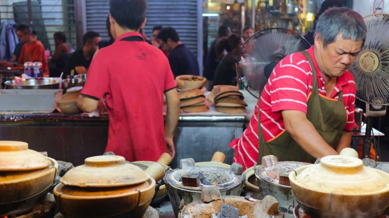 Kuala Lumpur: Nightlife Street Food Tour with 6 Tastings - image 8