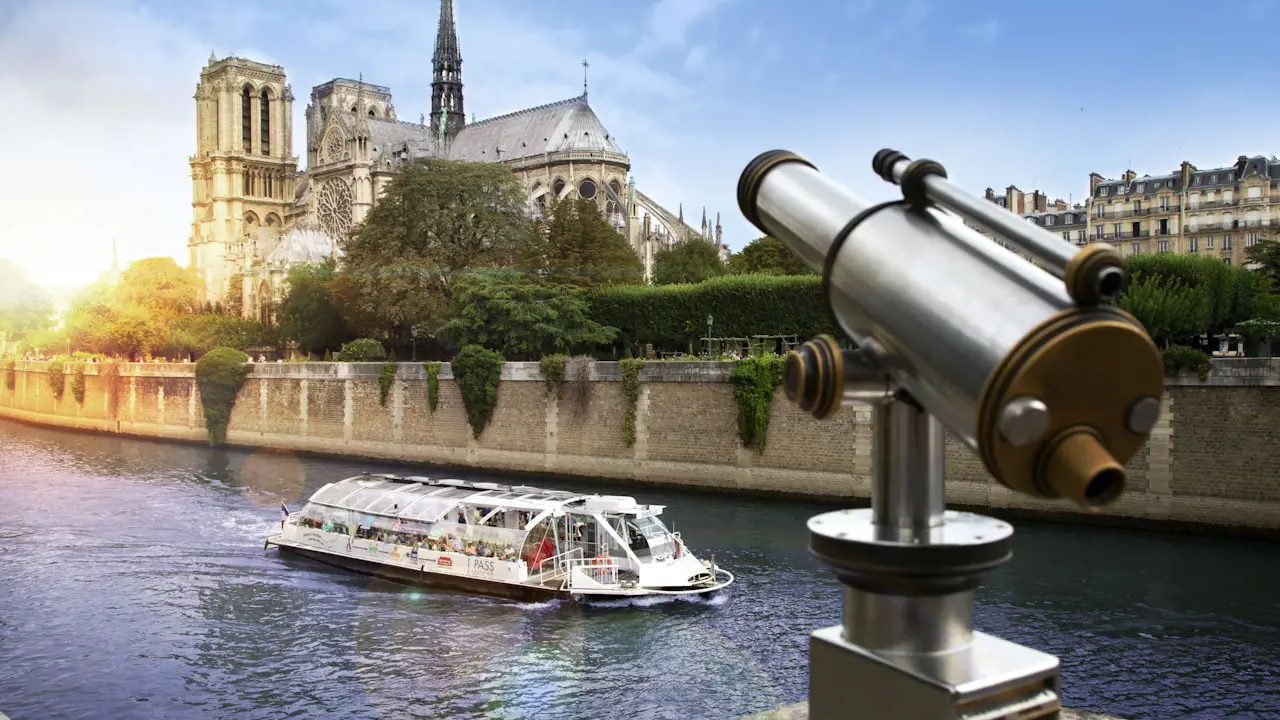 Batobus Paris Hop-on Hop-Off Riverboat - Photo 2